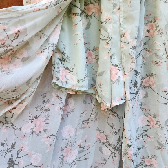 Stunning High Low Dress - Picture 4 of 6